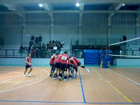 Urli di passione per le squadre di pallavolo: la forza che unisce più di uno sport